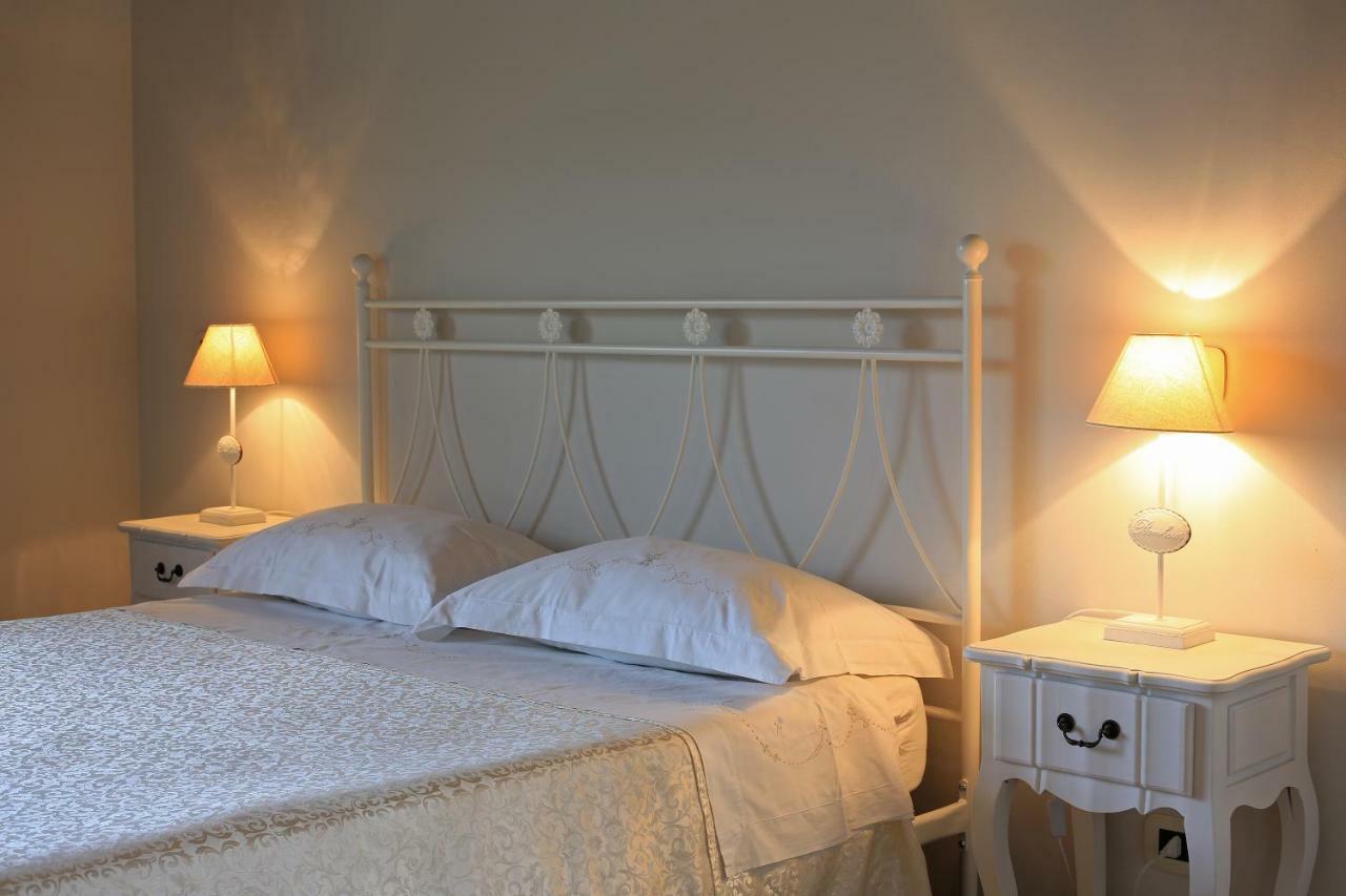 Casale Madeccia Guest House Sonnino Exterior foto