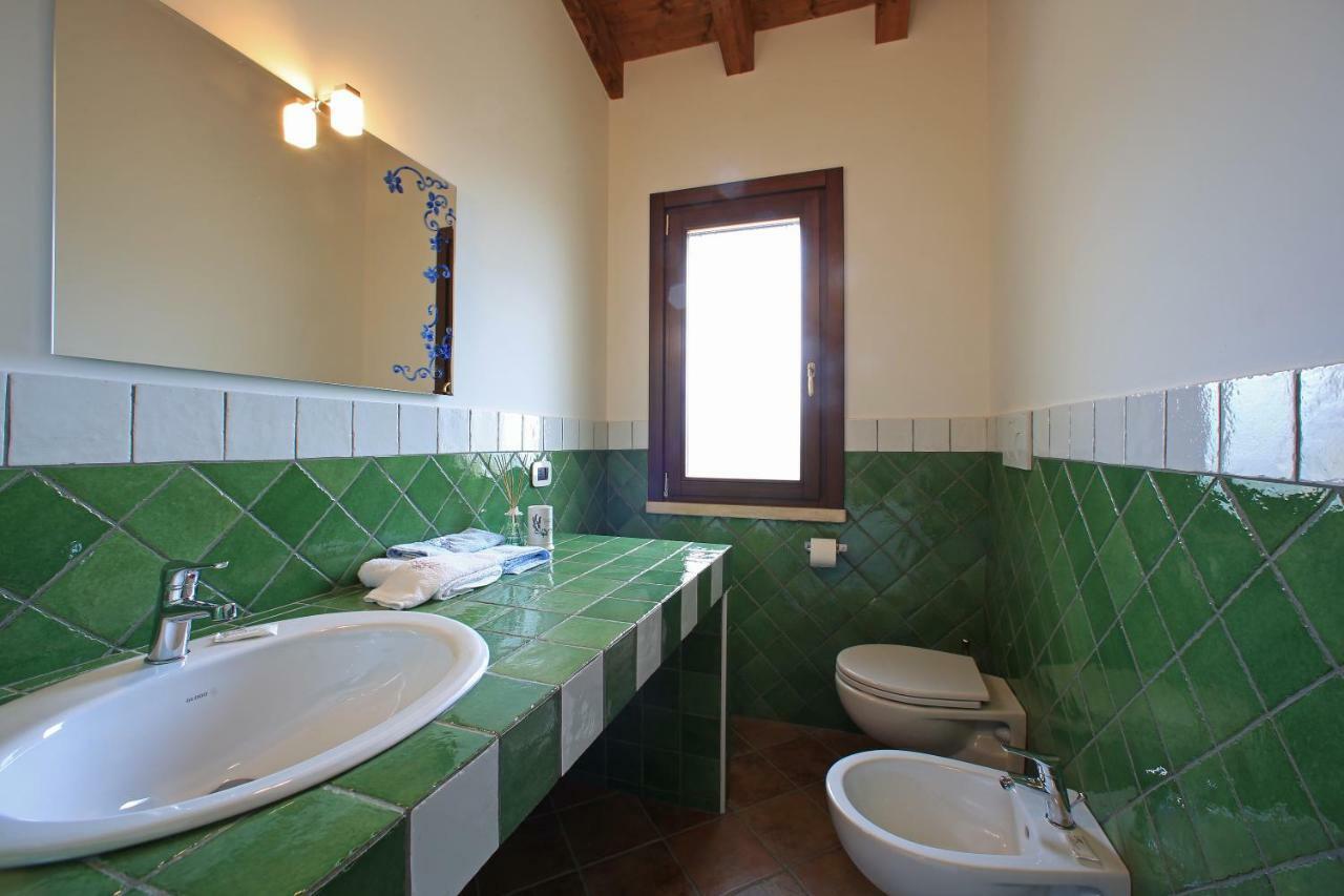 Casale Madeccia Guest House Sonnino Exterior foto