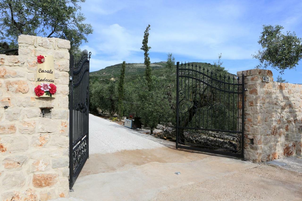 Casale Madeccia Guest House Sonnino Exterior foto