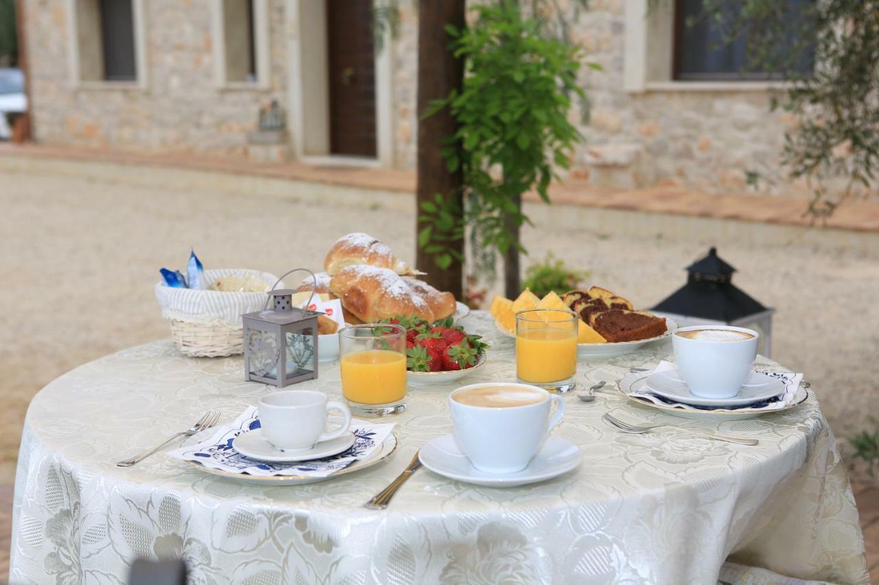 Casale Madeccia Guest House Sonnino Exterior foto