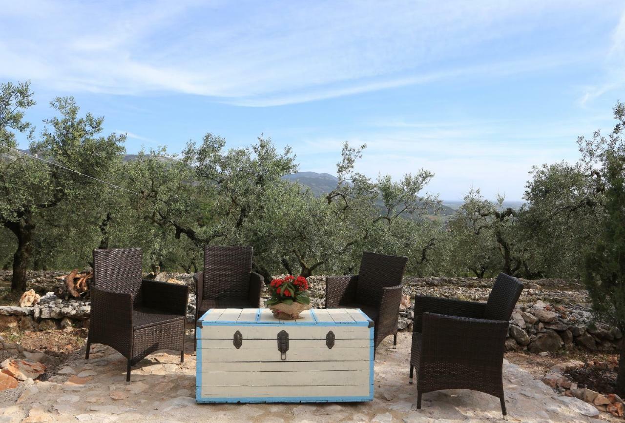Casale Madeccia Guest House Sonnino Exterior foto